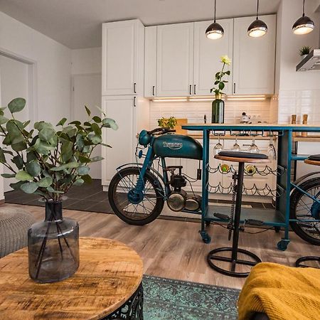 Stylish Oasis Central Apartment With Ac And Parking Budapest Exterior photo