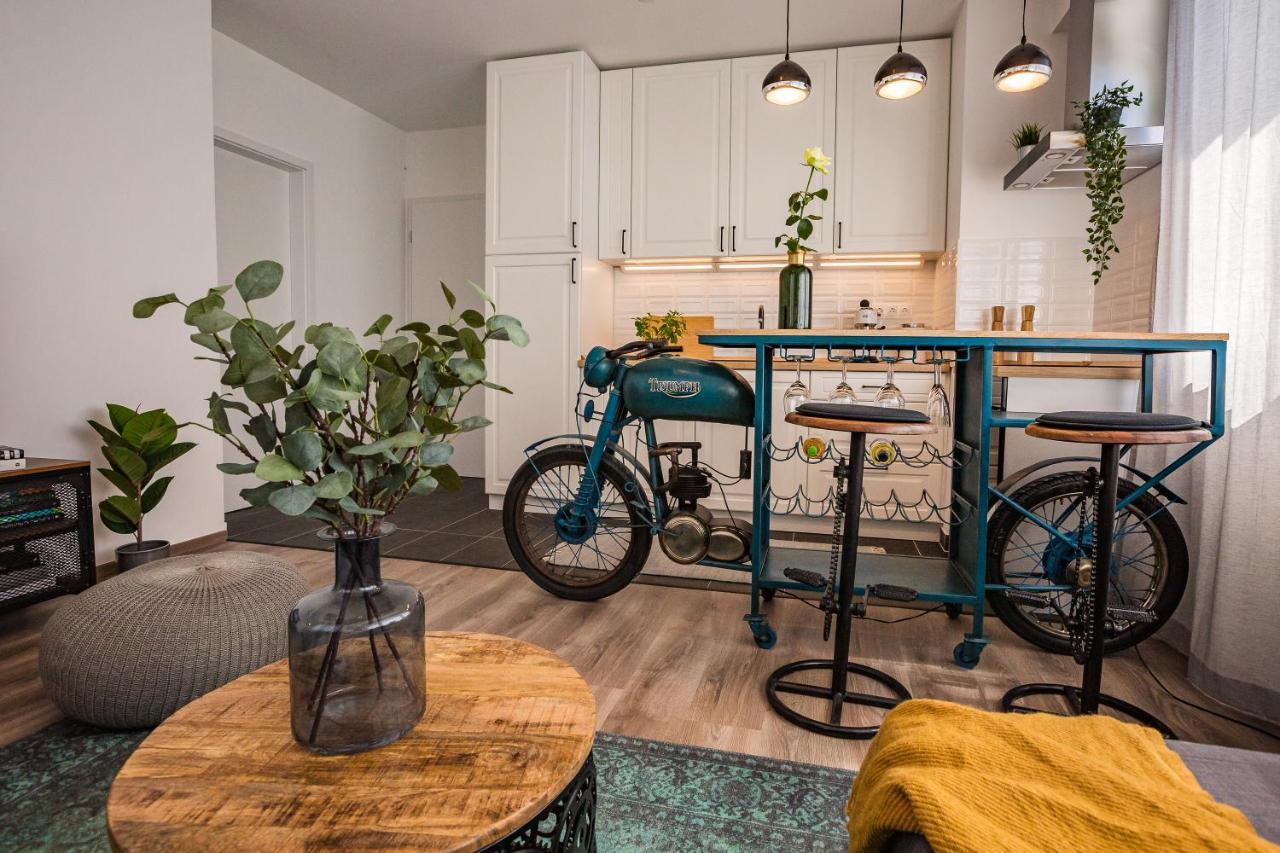 Stylish Oasis Central Apartment With Ac And Parking Budapest Exterior photo